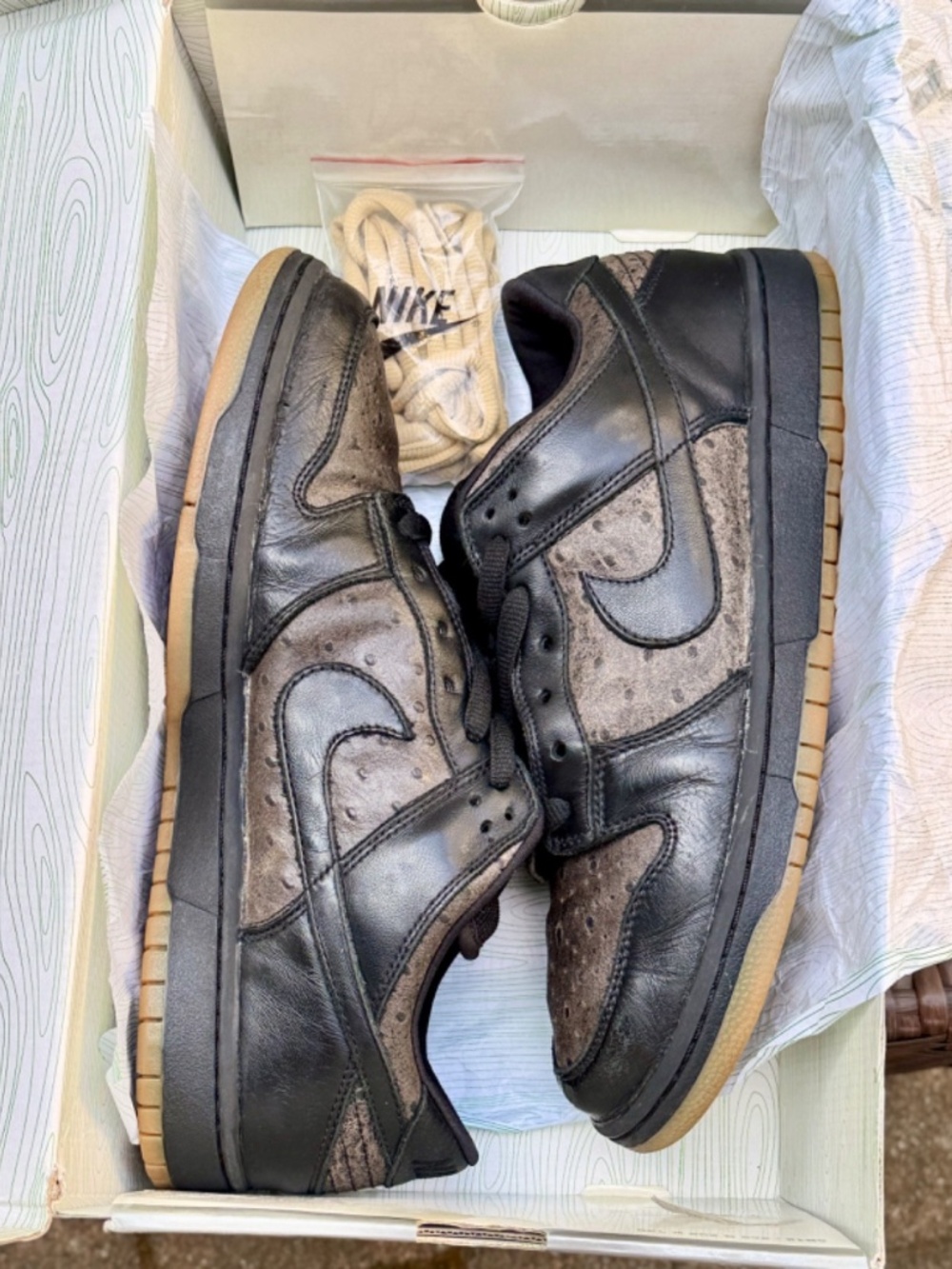 Nike SB Dunk Low Pro 'Ostrich'Vintage 2003 Silver Box- Size: 11